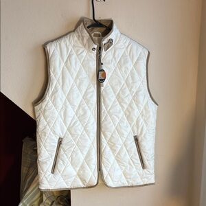 Women's Quilted White‎ Vest with Faux Suede Trim NWT
